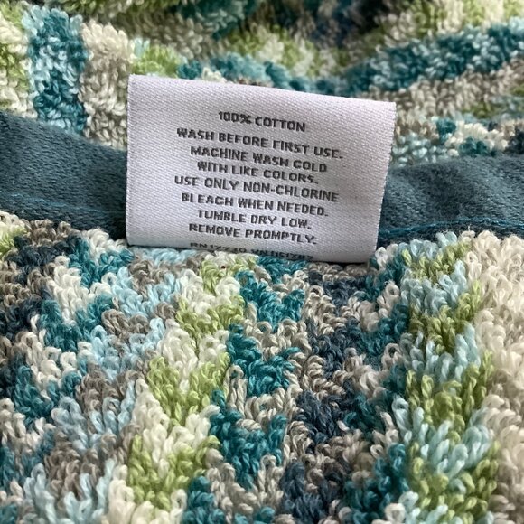 Hooded Beach Bath Towel - Picture 2 of 9